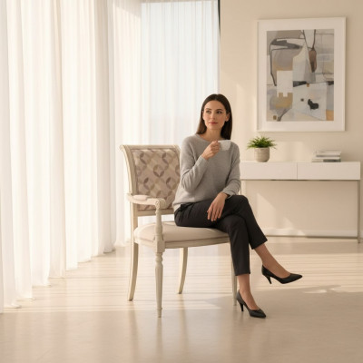Iesszëmmer Holz Still Polster mat Aarmlehne Beige Stull Design Lehnstull