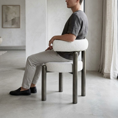 Designer wäisse Stull Iesszëmmer Still Polster Textil Einsëtzer Metallbeen