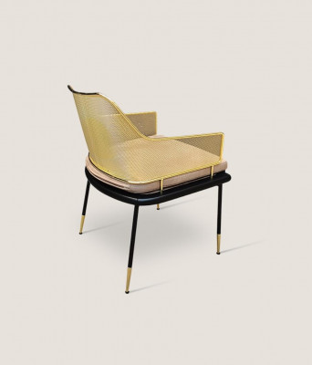 Luxuriéisen Designer-Einsitzer mat Edelstahlelementer Nei Still