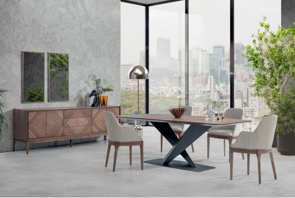 Luxus Set Fir Iesszëmmer 5tlg Dësch 4x Still mat Anrichte Dëscher Holz