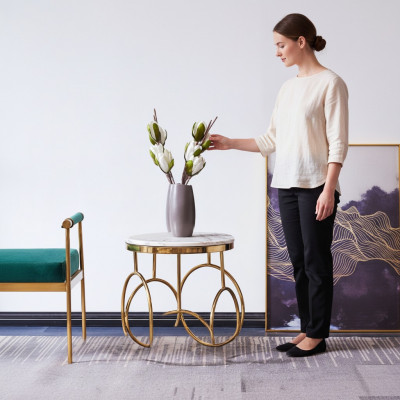 Niewentisch Designer Miwwelen Gold Ronn Edelstol Dësch