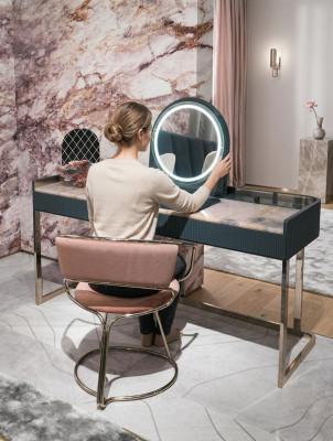 Schlofkummer Miwwelen Schminktisch Designer Schminkstull Luxus Holzmiwwelen