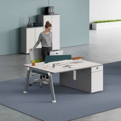 Bureaudësch Dësch Aarbechtsdësch Ariichtung Miwwelen Holz Büro Sekretär