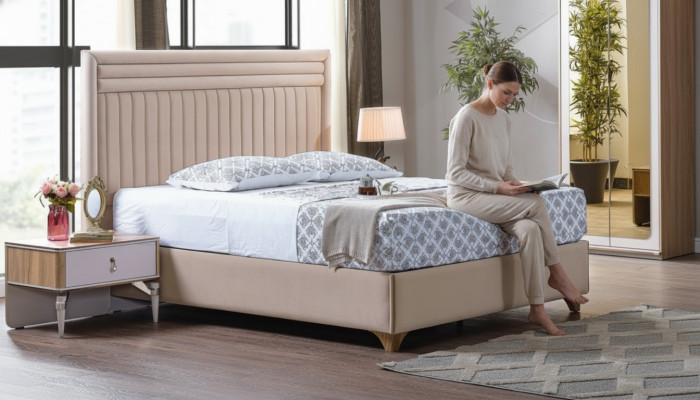 Modern Schlofzëmmer Set Bett + 2x Nuetsdëscher Design Miwwelen 3 Deeler. Nei EU