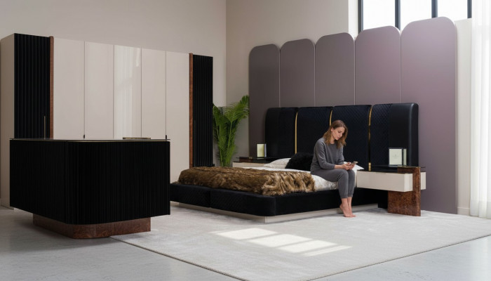 Modern Schlofzëmmer Set Bett 2x Nuetsdëscher Design Miwwel 3 Deeler.