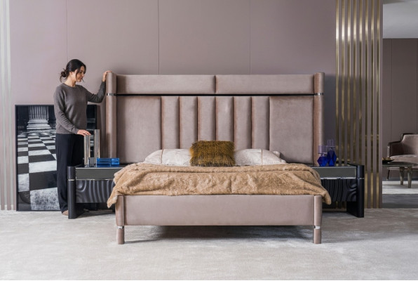 Luxus Schlofkummer Set Bett + 2x Nuetsdëscher Holz Komplett Modern Nei