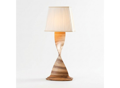 Braune Holzlampe im eleganten Design für Wohnzimmer und Büro