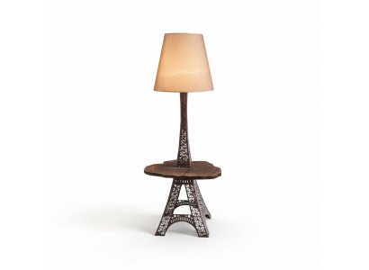 Braune Holzlampe im eleganten Design für Wohnräume und Büro