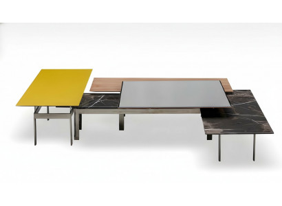 Moderner grauer Couchtisch aus Metall im eleganten Design