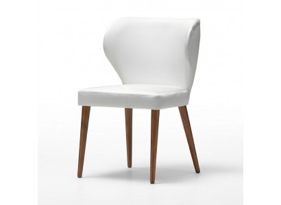 Weiße Holzstuhl im eleganten Design für modernes und klassisches