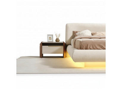 Elegante beige Holz Nachttische im zeitlosen Design