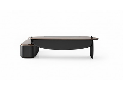Brauner Holzschreibtisch im eleganten Design für Homeoffice