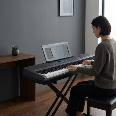 Pohodlné digitální piano: 88 kláves, rytmy, Bluetooth – ideální pro hudebníky