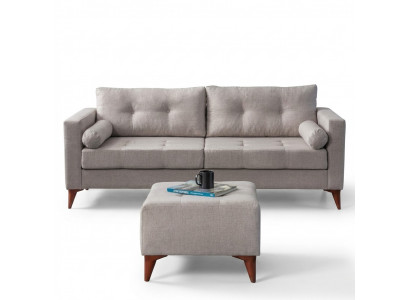 Ein warmer Akzent im Interieur – ein Sofa in stilvollem Design