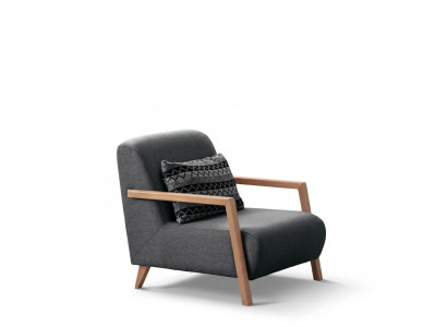 Ein stilvolles, modernes Interieur beginnt mit einem Sessel.