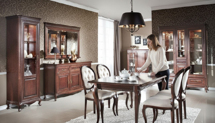 Luxuriéis Iessensemble fir d'Wunnzëmmer am eenzegaartegen italienesche Stil.