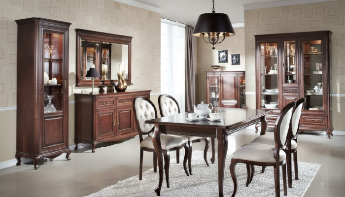 Luxuriéis Iessensemble fir d'Wunnzëmmer am eenzegaartegen italienesche Stil.